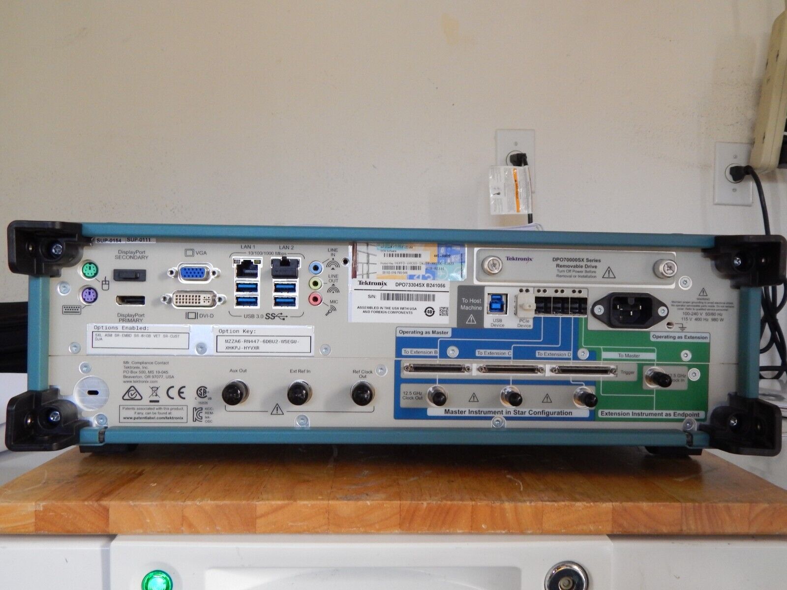 Tektronix DPO73304SX 33GHz, 100GS/s Tektronix NIST cal. w/data, 30 day wrnty