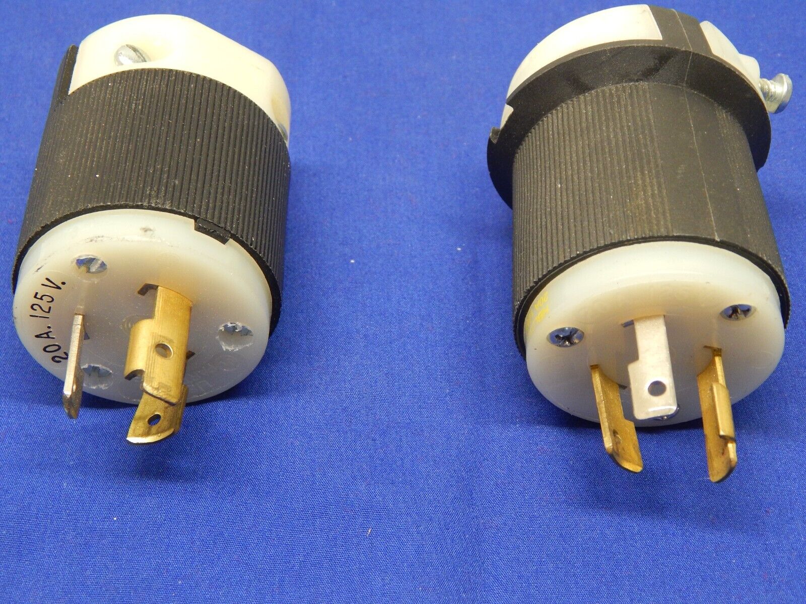 Hubbell HBL2311 20A 125V 2 pole 3 wire Grounding Insulgrip Twist-Lock Plug, 2