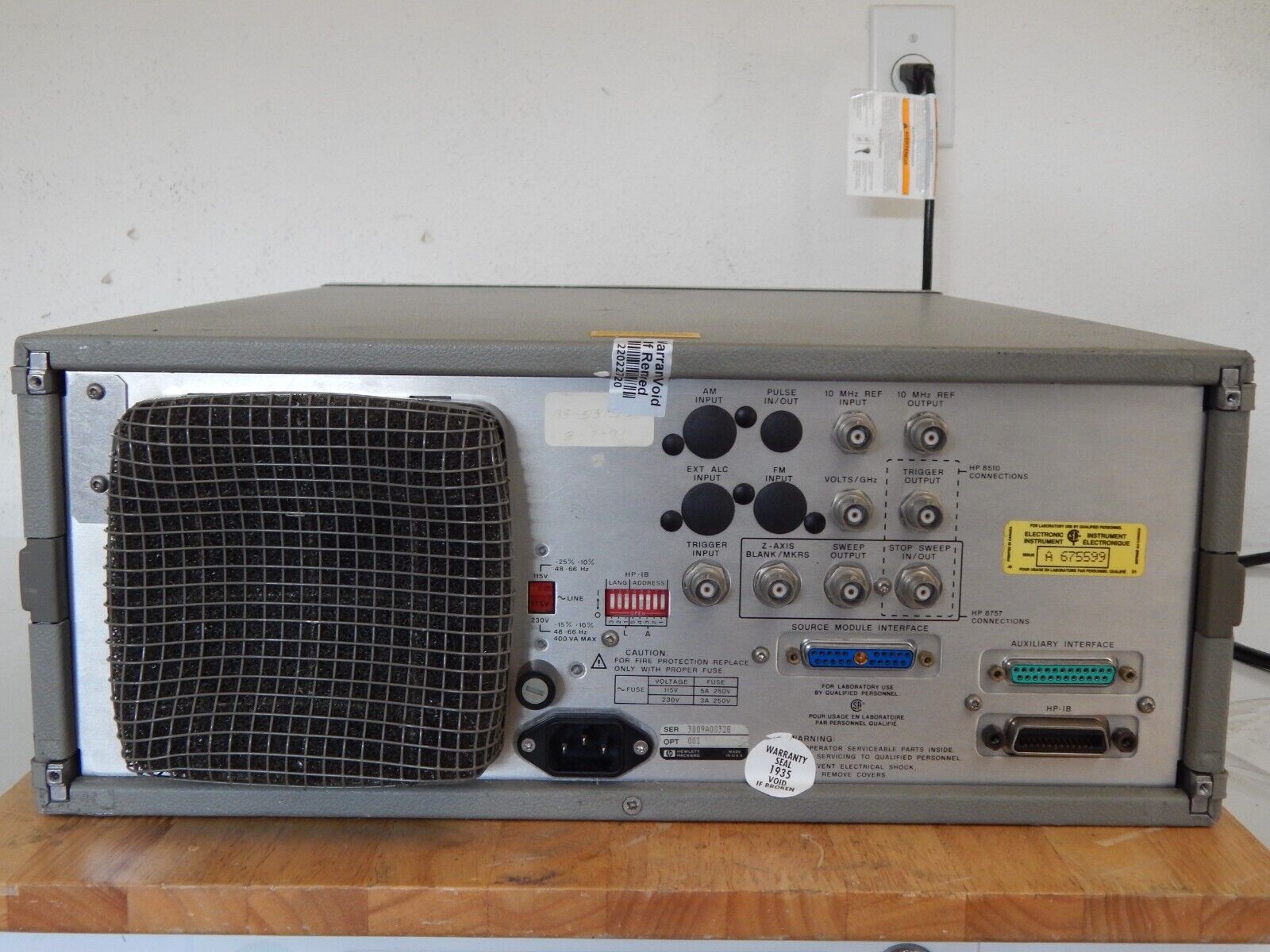 Agilent 83620A 001 Synthesized Sweeper 10 MHz to 20 GHz