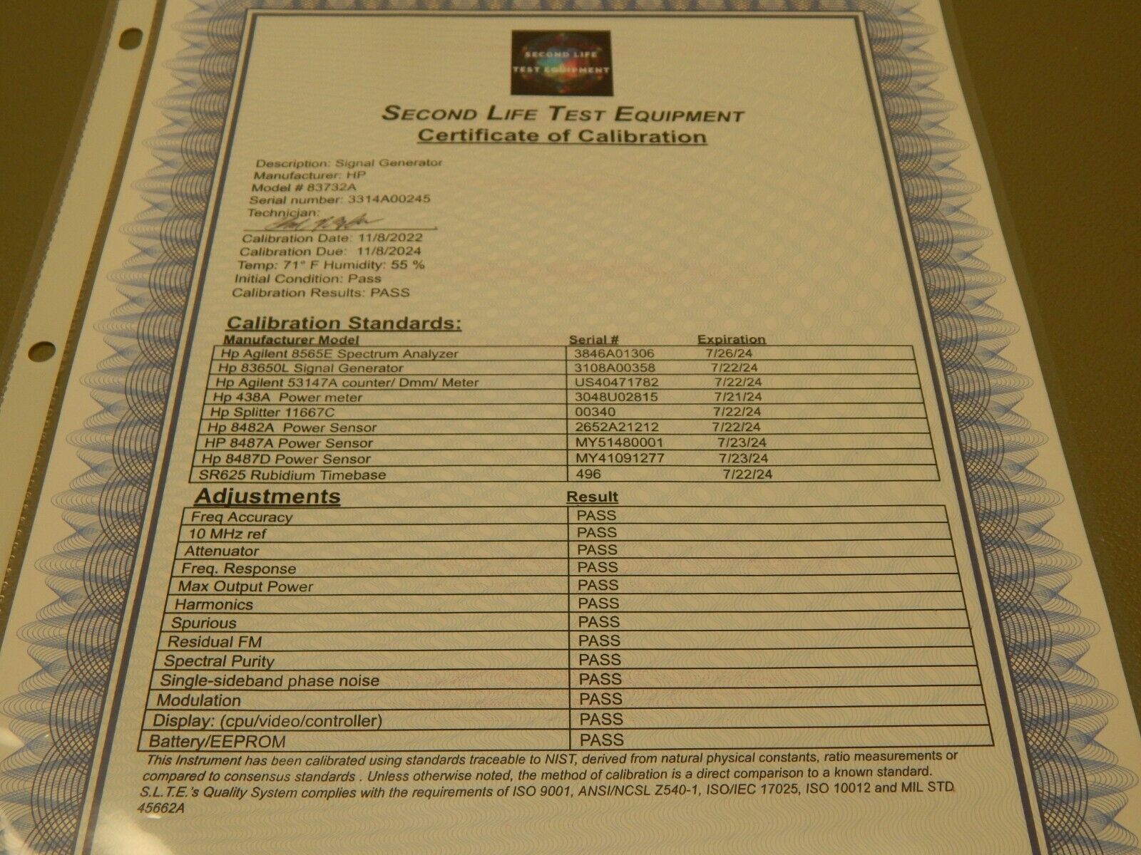 Agilent HP 83732A Synthesized Signal Generator,10Mhz-20GHz w/1E1/1E8