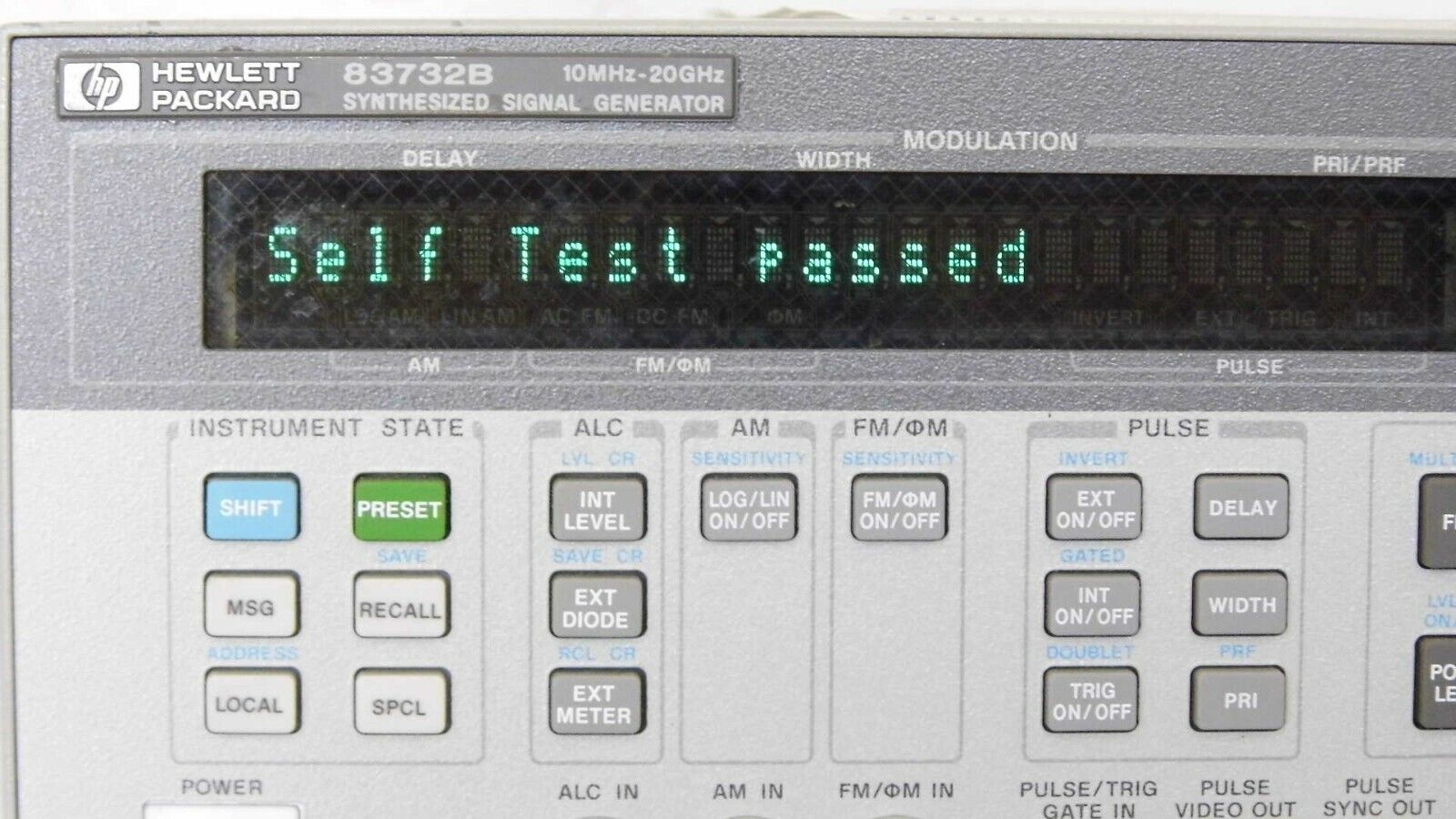 Agilent HP 83732B 1E1, 1E5 &1E8  20GHz Synth. CW Generator 