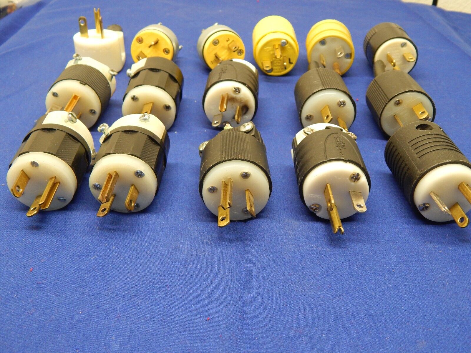 NEMA 5-20, HBL5366C Insulgrip Plug 2 Pole 3 Wire  20A  125V , Lot of 16