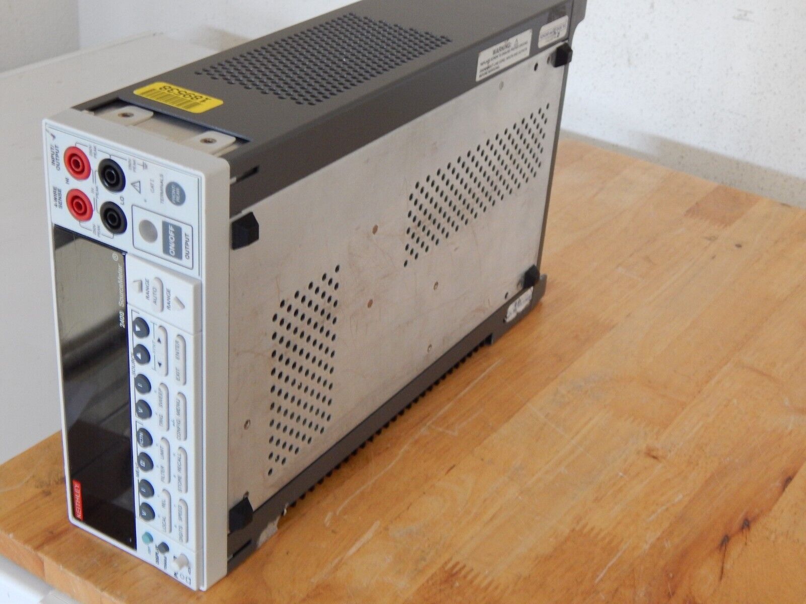 Keithley 2400 SourceMeter, 200Vdc 1A 20W , Rev C34