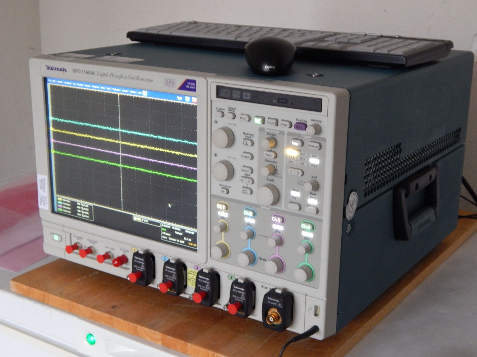 Tektronix DPO71604C Mixed Signal Oscilloscope, 16 GHz, 100 GS/s