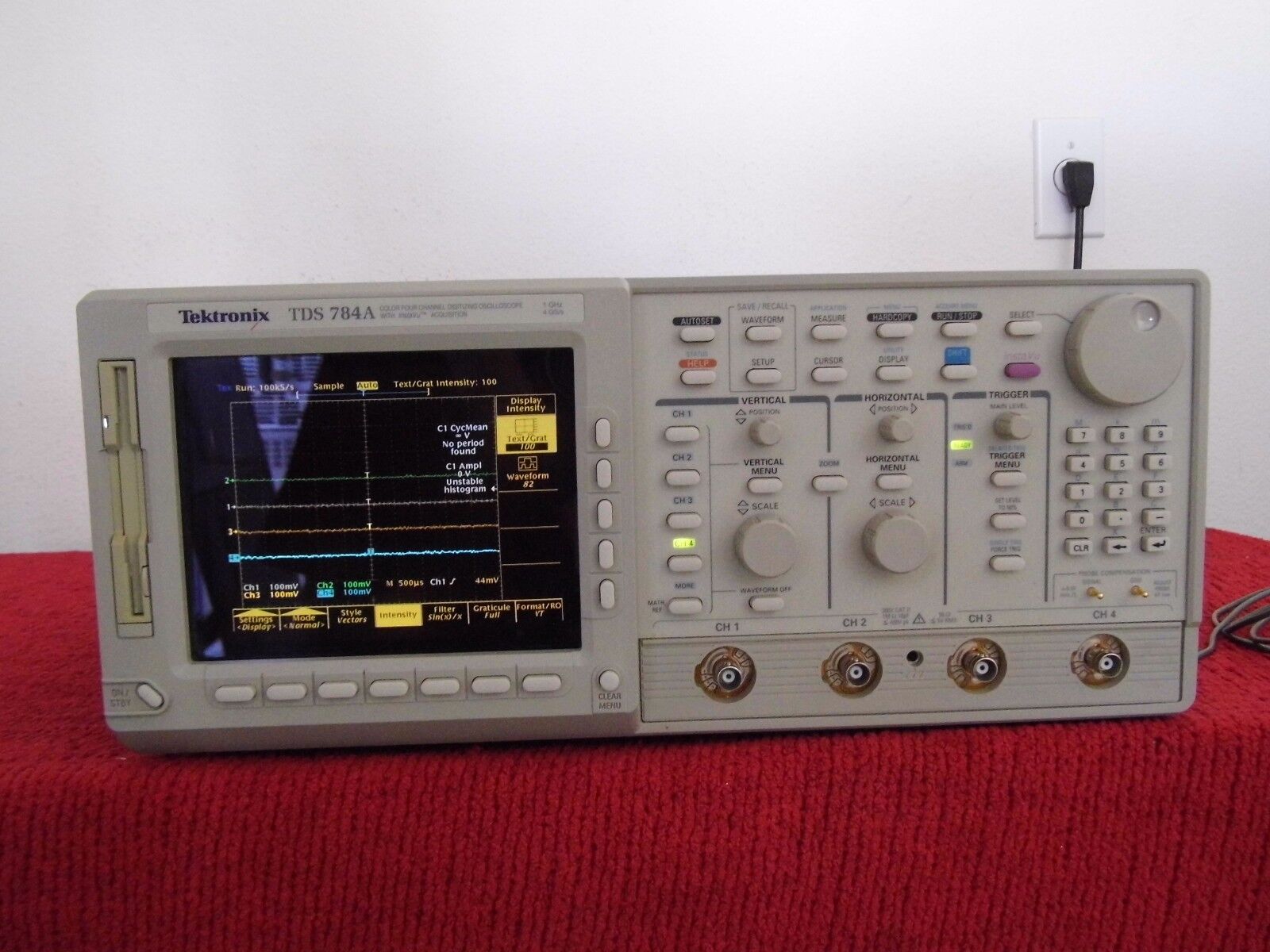 Tektronix TDS784A  DPO Oscilloscope 1GHz, 4GS/s