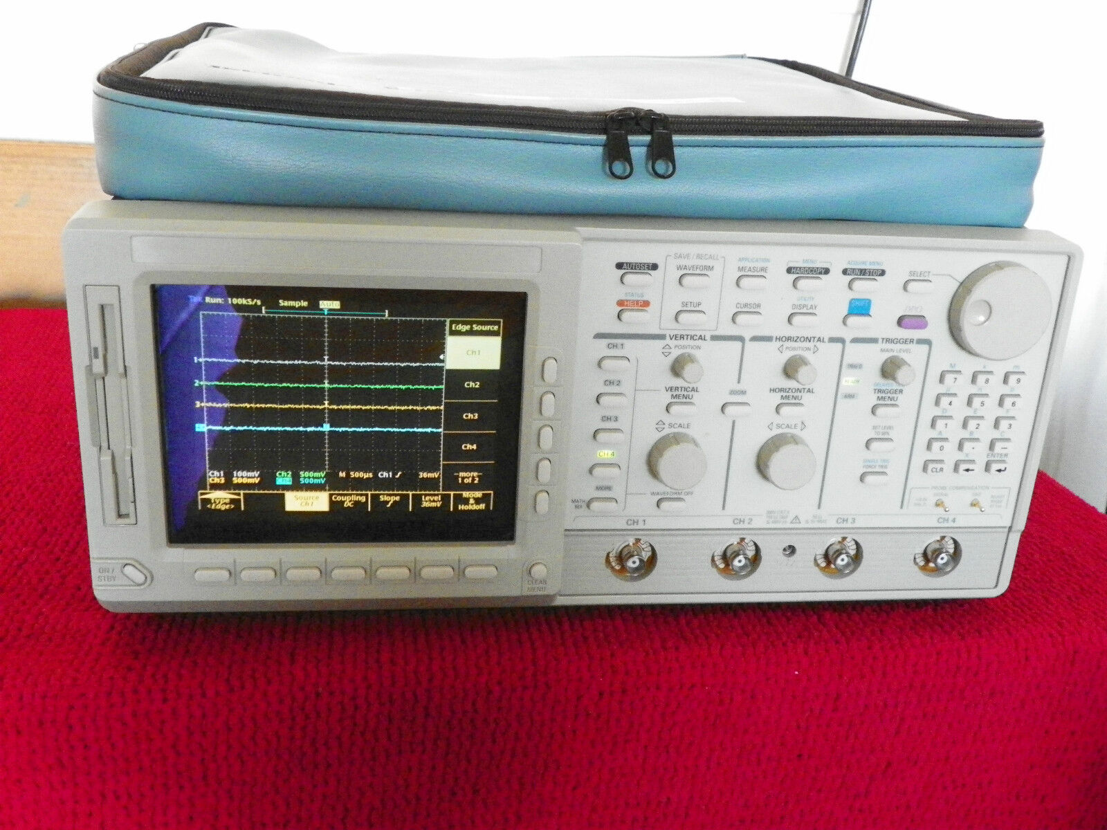 Tektronix TDS784D Opt 13/1F/HD/2C/2F/2M/3C/4C 1GHz 4GS/s