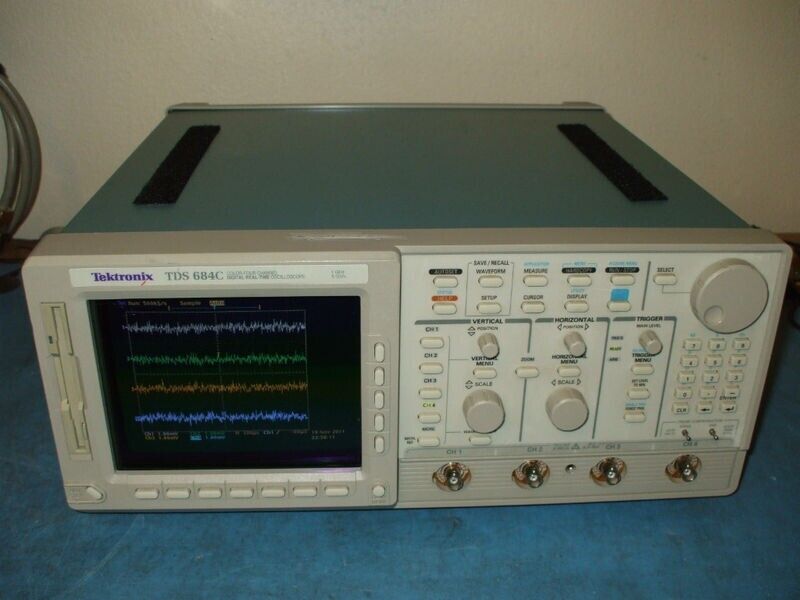 Tektronix TDS684C Digital Realtime Oscilloscope 1GHz 5GS/s 13 1F 2F HD