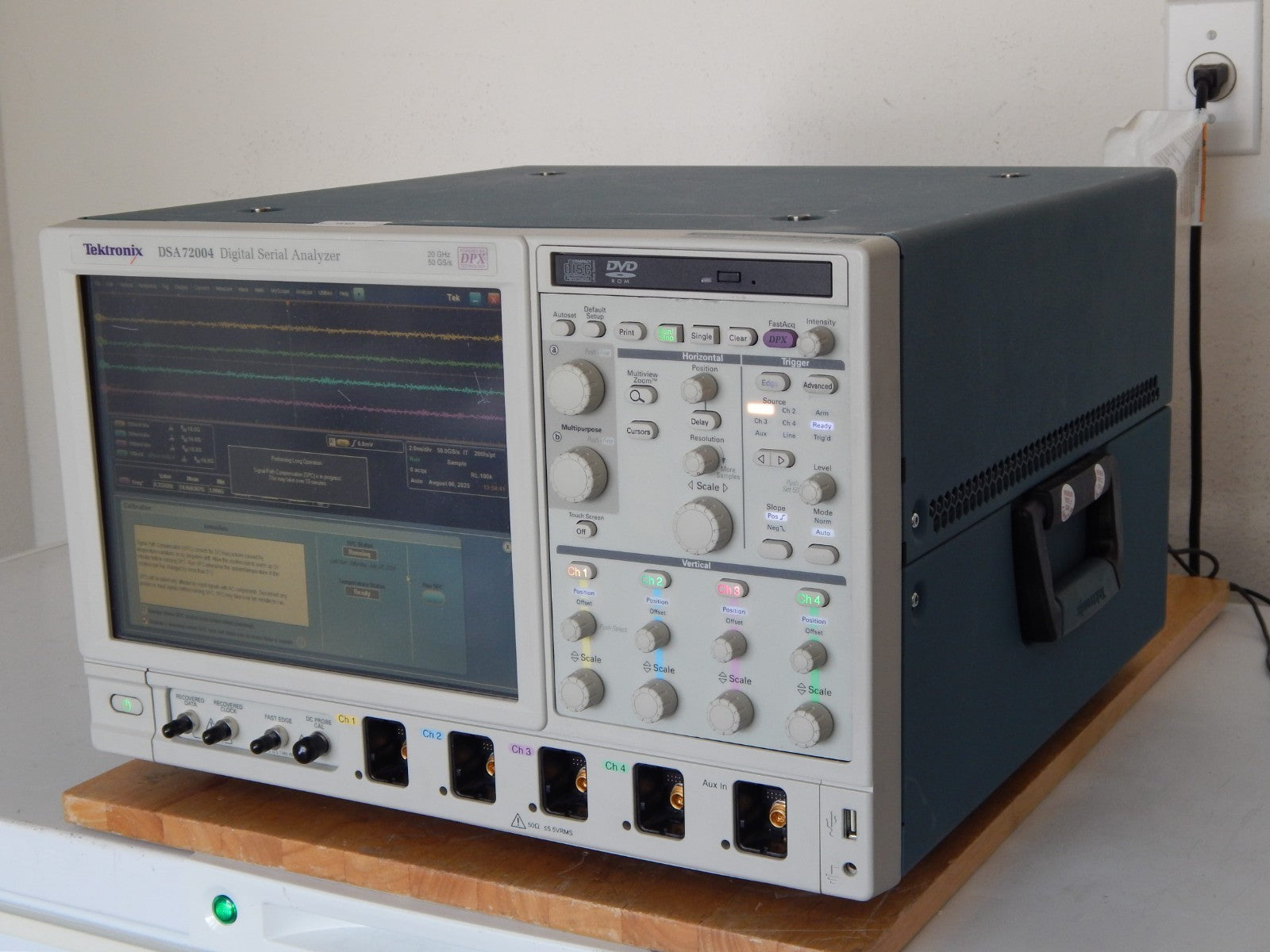 Tektronix DSA72004 Oscilloscope, option loaded 10XL, JA3,RTE, s/n B010114