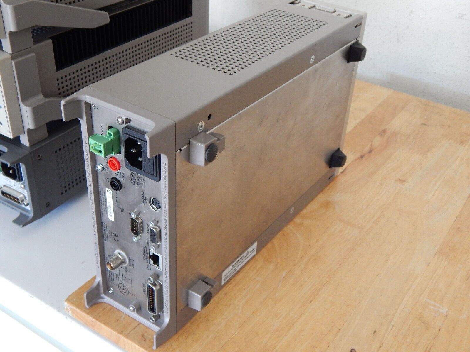 Keithley 6221 AC & DC Current Source (US Dealer, No 25% Tariff) NIST cal w/data