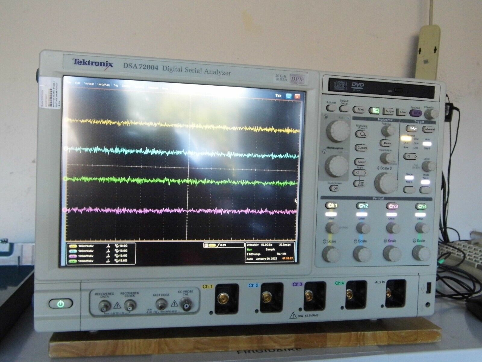 Tektronix DSA72004 Oscilloscope DDRA,TDSUSB2,RTE,PCE,TDSHT3,JA3,TDSPTD,TDSHT3