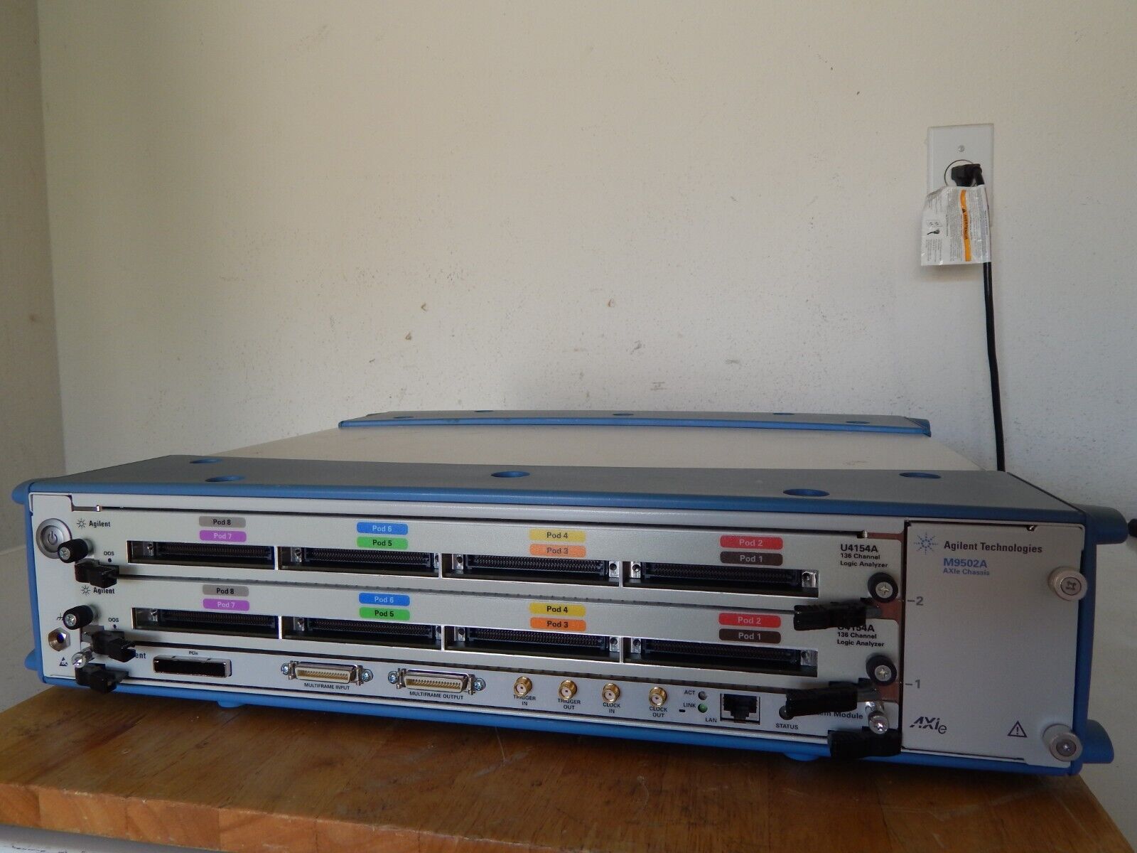 Agilent M9502A, 2 0f U4154A 136 Channel Logic Analyzer  & 8  U4201A Digital Pods