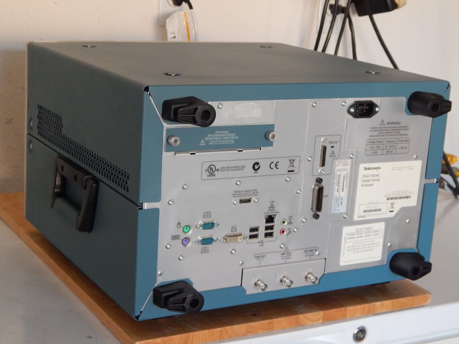 Tektronix DSA71604C 16Ghz 100GS/s Oscilloscope w/opt's NIST cal'ed w/data