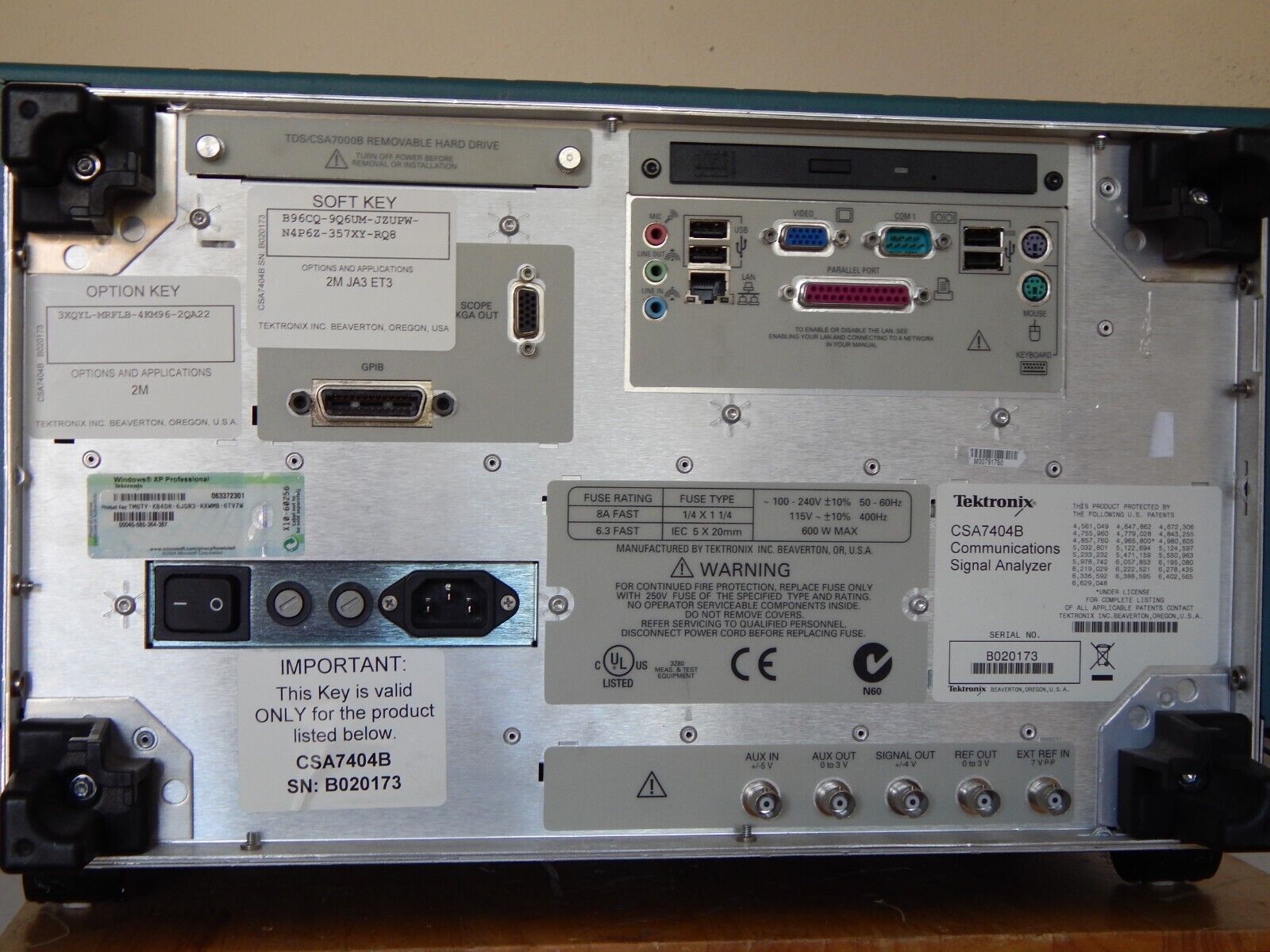 TEKTRONIX CSA7404B Communications Signal Analyzer, 4 GHz, 4 Ch., 20 GS/s
