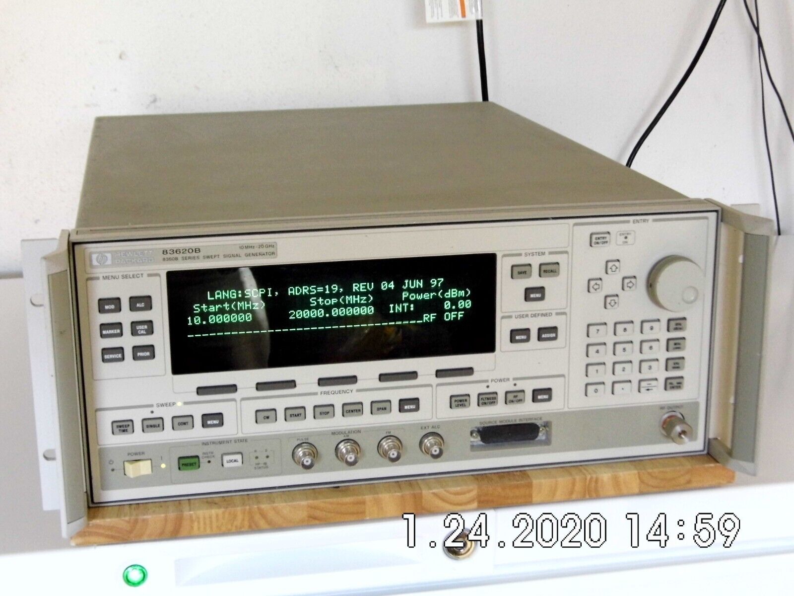 Agilent HP 83620B 001-008 Synthesized Sweeper 10MHz - 20GHz, 2 in stock