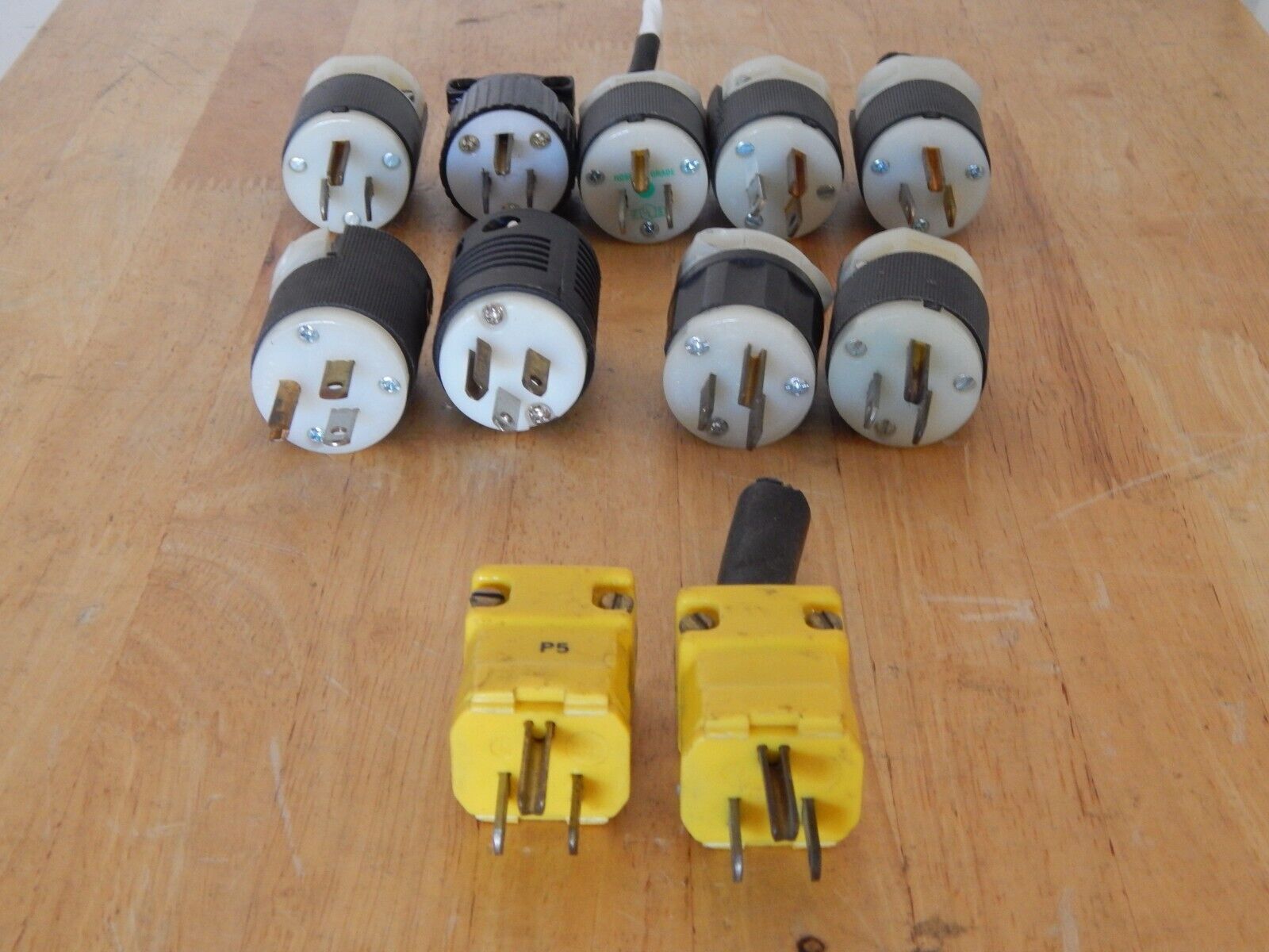 Locking Connector Plugs Twist Lock 15A 125V, Lot of 11