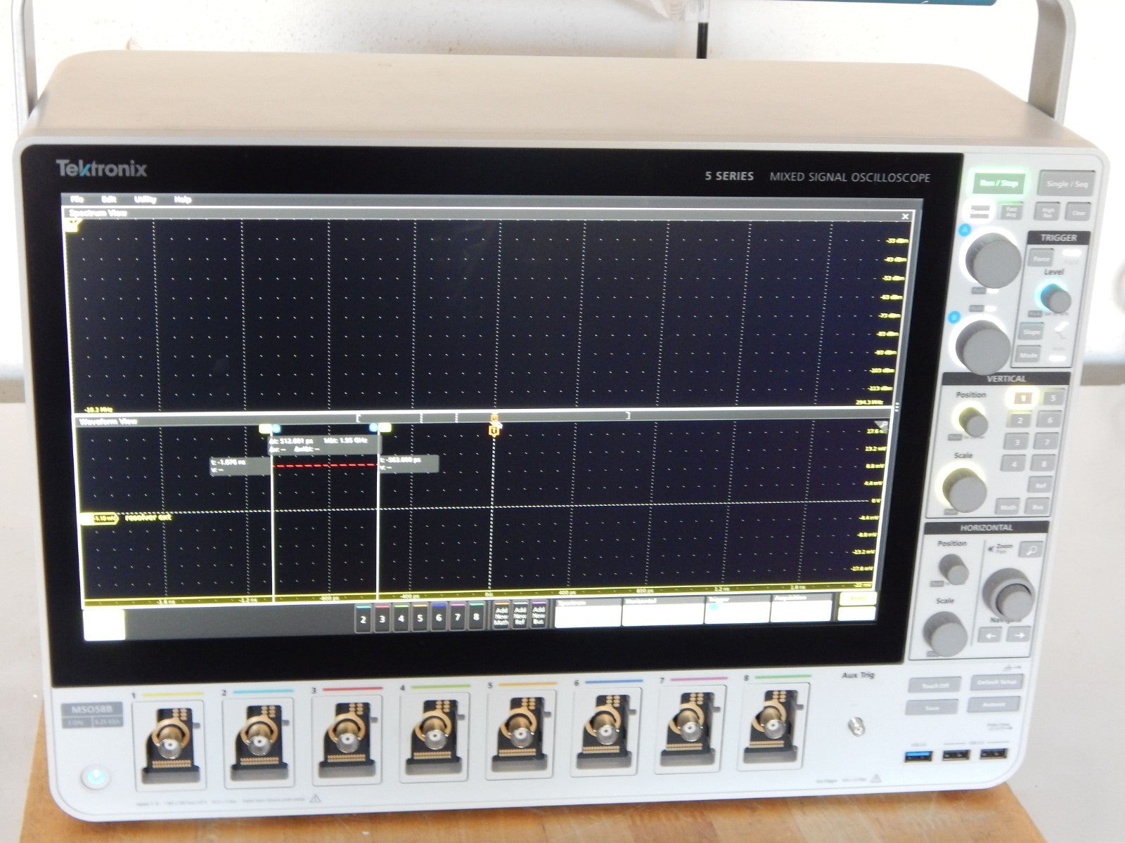 Tektronix MSO58B 5-BW-2000, 2GHz, 6.25GS/s, 8-Channel 5 Series B Oscil ...