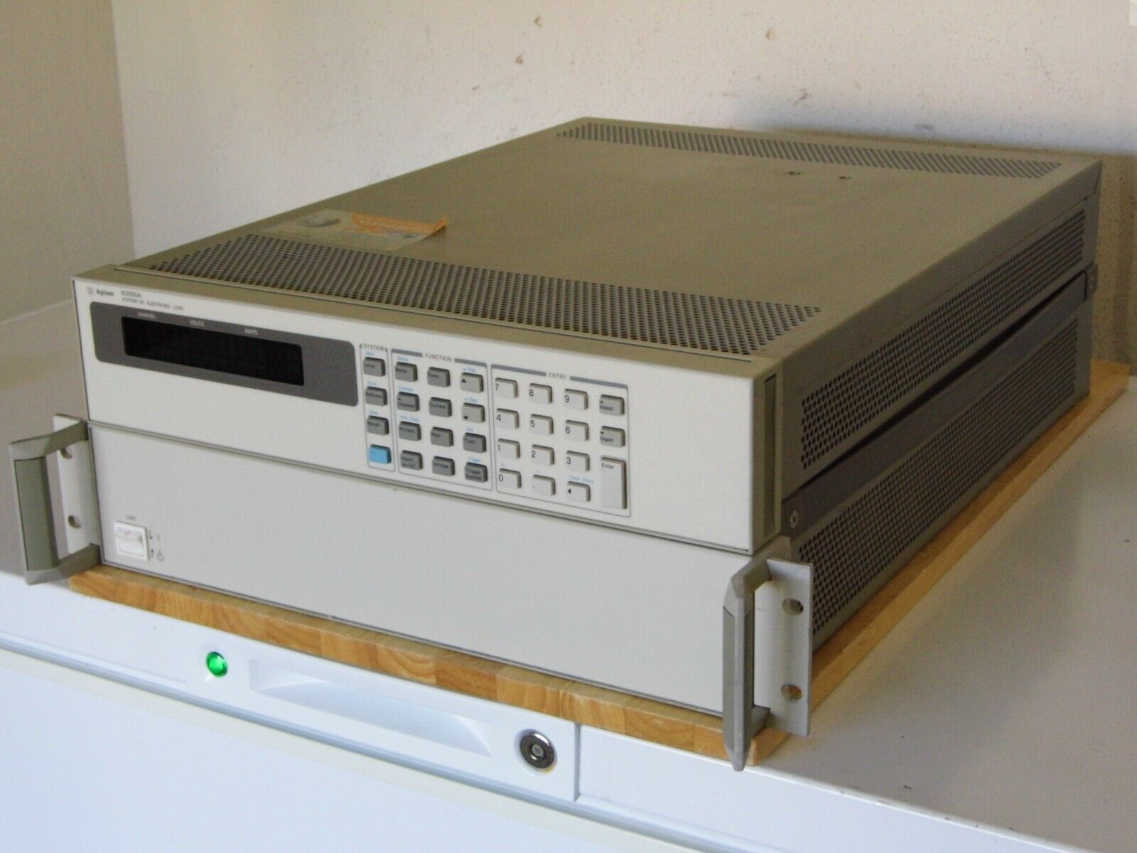Agilent N3300A DC Electronic Load Mainframe