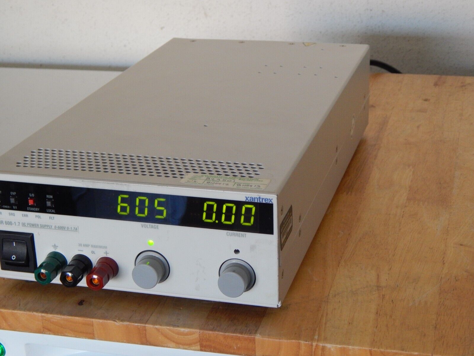 XHR600-1.7 DC Power Supply 0-600V 0-1.7A 1000W