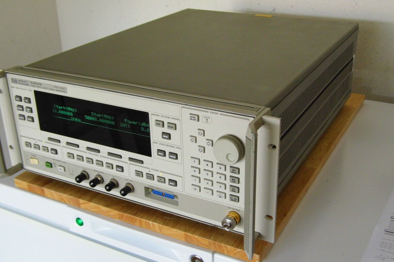 Agilent HP 83650B 001/002/006/008/ cal & data, 10Mhz-50Ghz synth.sweep generator