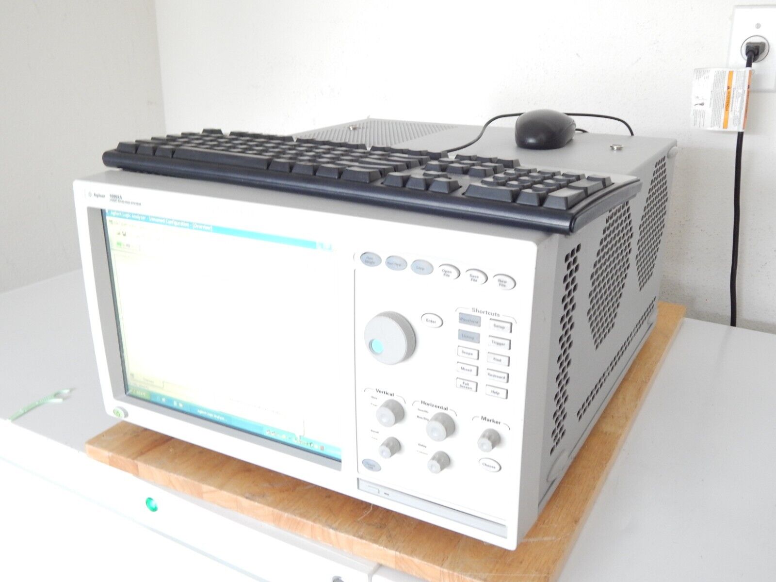 HP - Agilent - Keysight 16902A-014 Logic Analyzer Mainframe