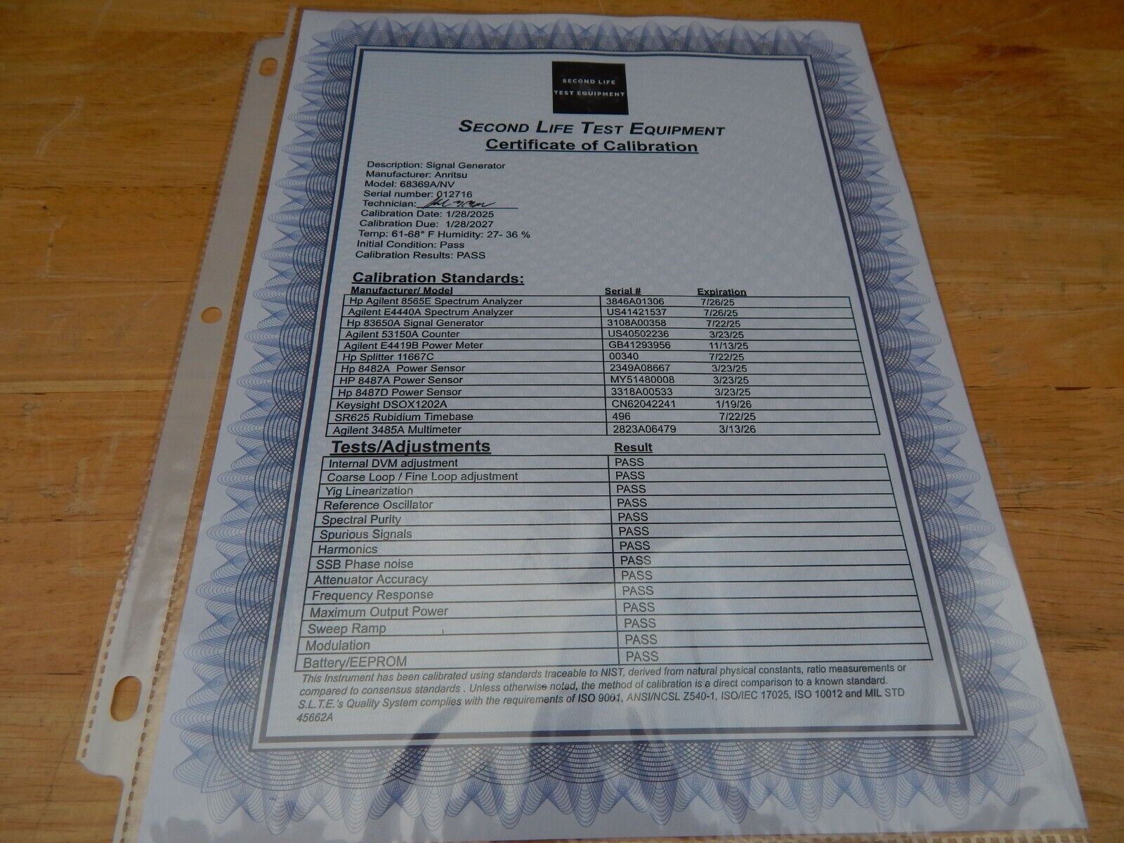 Anritsu 68369A/NV w/2B/11, 10 MHz-40 GHz Syn. w/cal