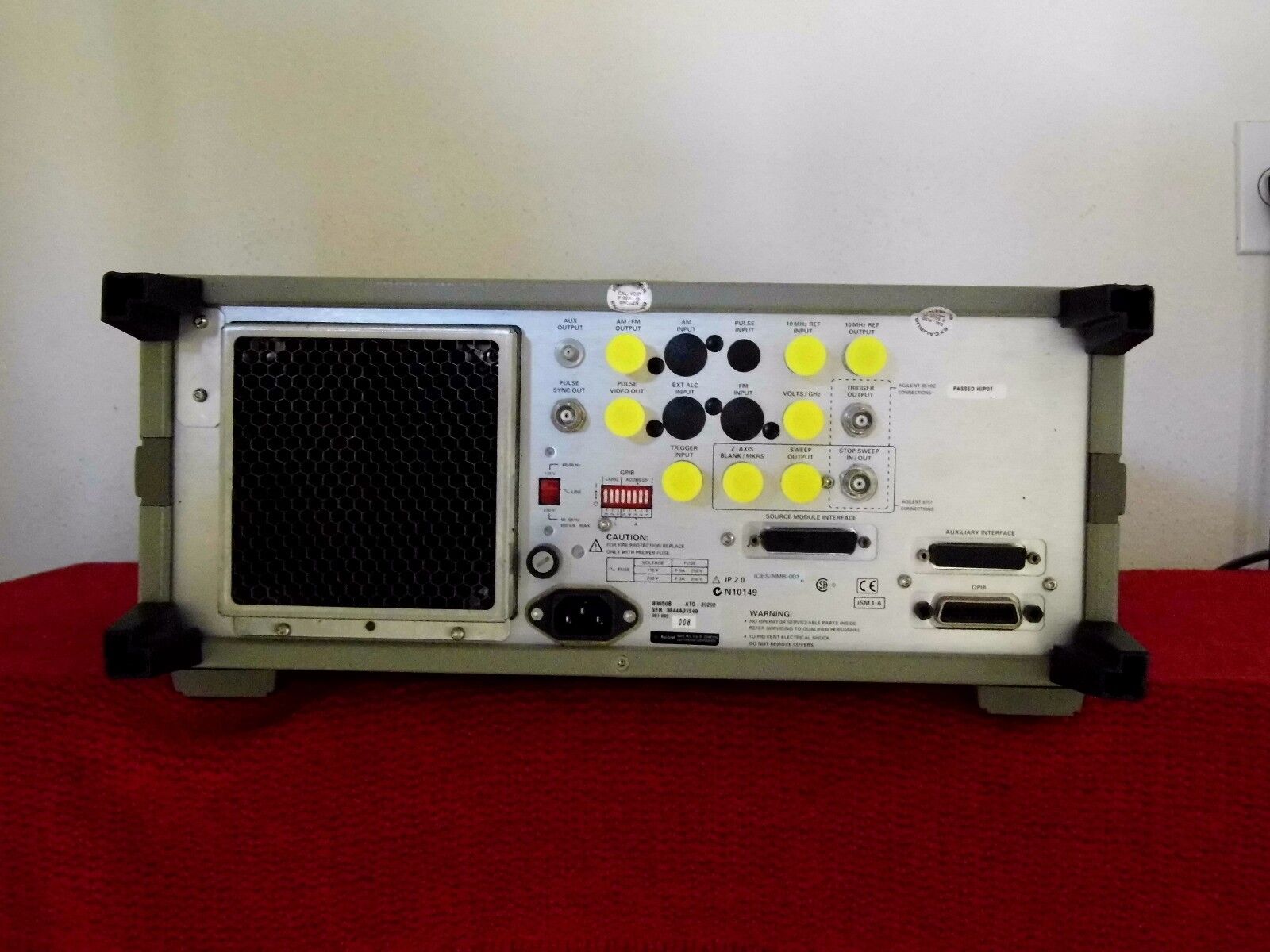 Agilent 83650B /001/002/008 * 10Mhz - 50Ghz Synthesized Signal Generator 