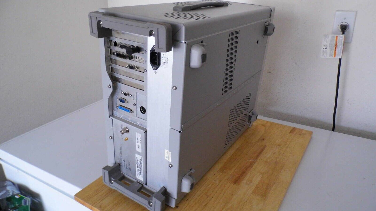 Agilent 86100A Infinium DCA Wide-Bandwidth Oscilloscope 