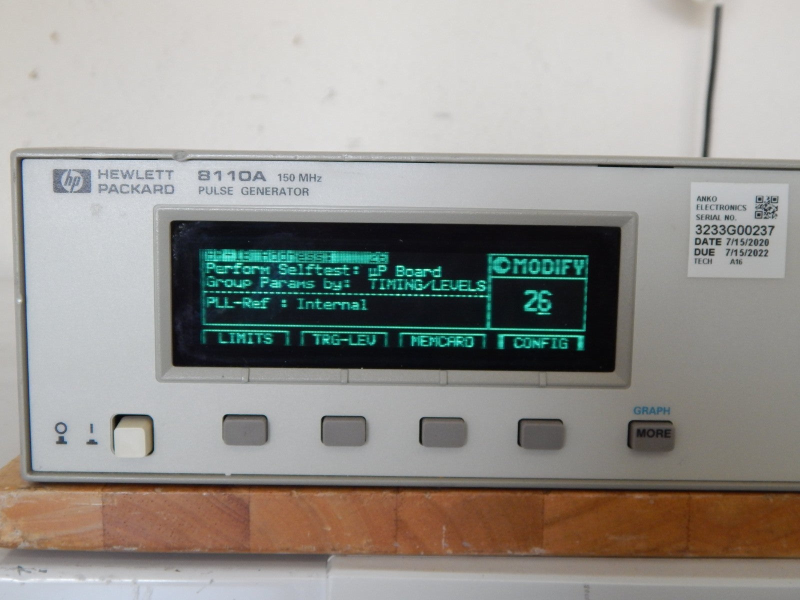 Agilent 8110A Pulse Generator w 2 of 81103A and 81106A (PLL)