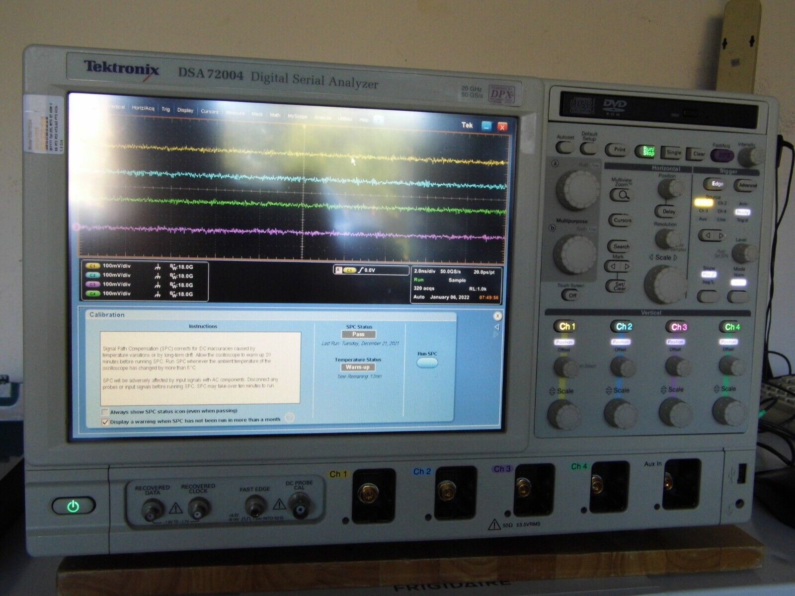 Tektronix DSA72004 Oscilloscope DDRA,TDSUSB2,RTE,PCE,TDSHT3,JA3,TDSPTD,TDSHT3