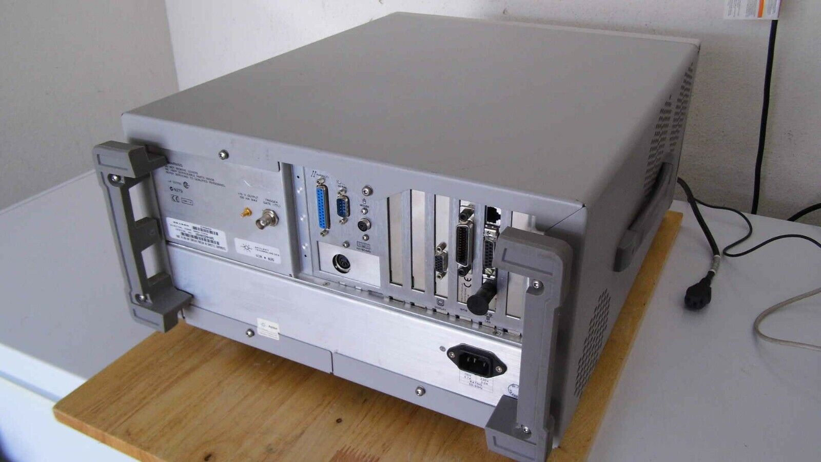 Agilent 86100A Infinium DCA Wide-Bandwidth Oscilloscope 