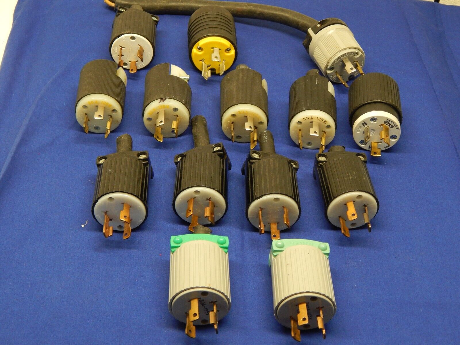 NEMA L5-30 30 Amp 125V 2 Pole 3 Wire Plug with External Cord Grip Lot of 14