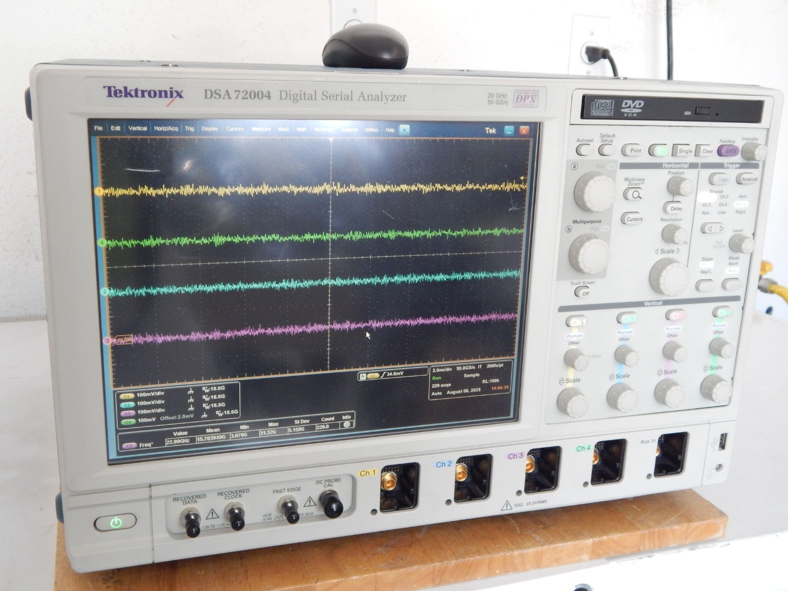 Tektronix DSA72004 Oscilloscope, option loaded 10XL, JA3,RTE, s/n B010114