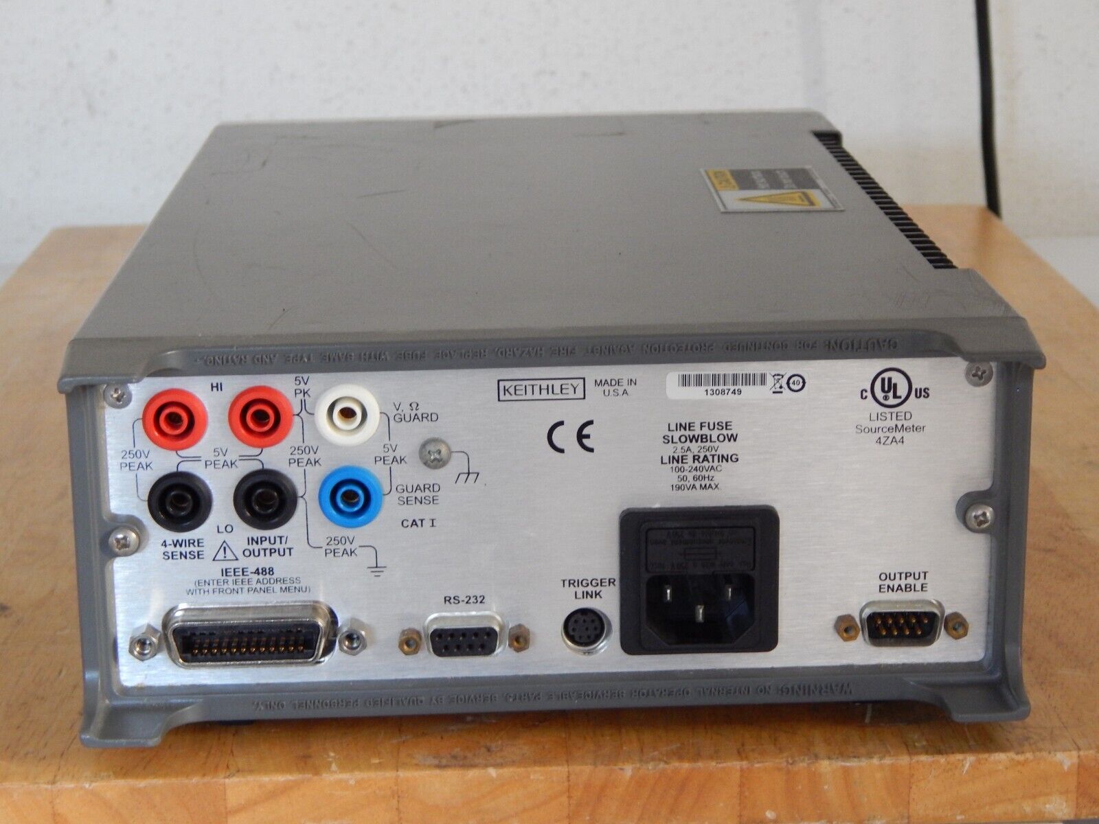Keithley 2400 SourceMeter, 200Vdc 1A 20W , Rev C34