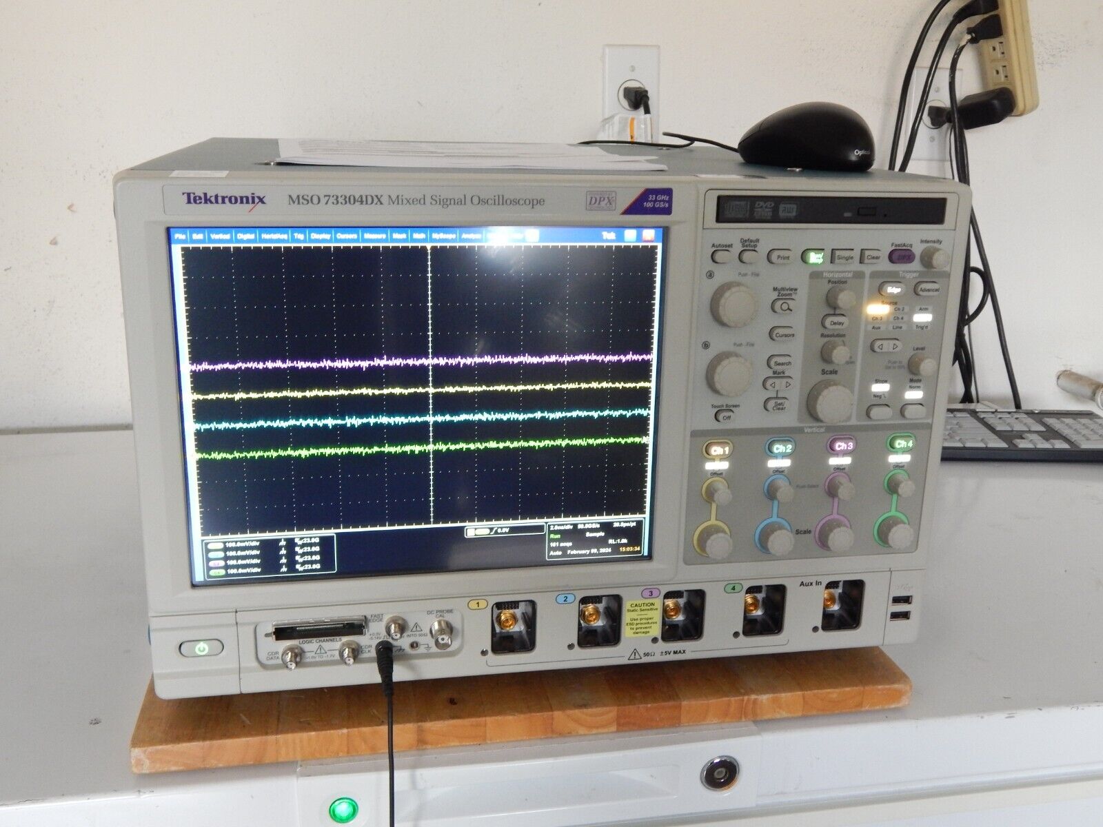 Tektronix MSO73304DX 33GHz, 100Gs/s, 4+16 Ch., MSO oscilloscope, NIST, W7