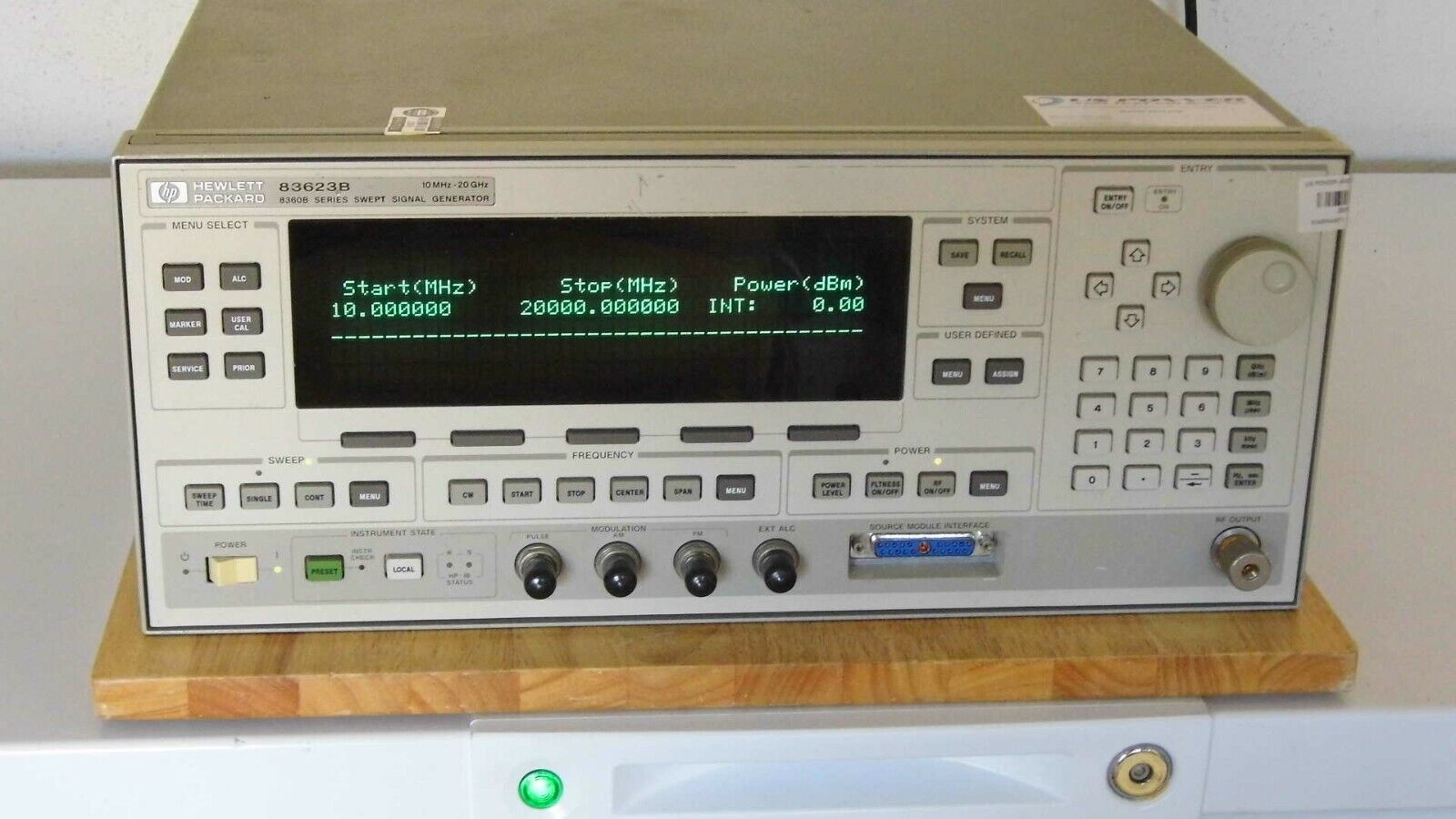 Agilent HP 83623B w/001 high power synthesized sweeper, 2 in stock
