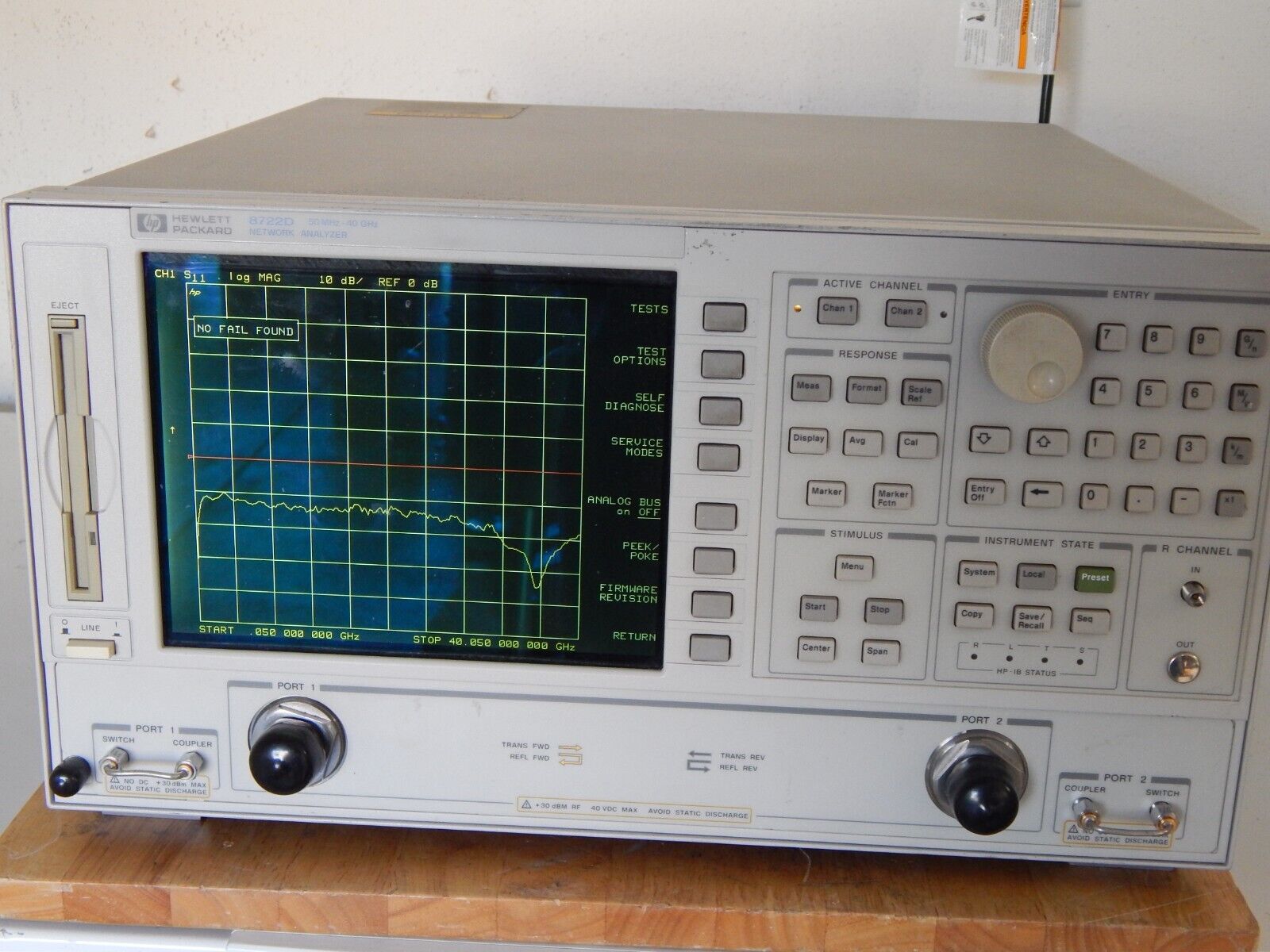 HP / Agilent 8722D Network Analyzer Options 010, 1D5, 085, 089. s/n US31240061