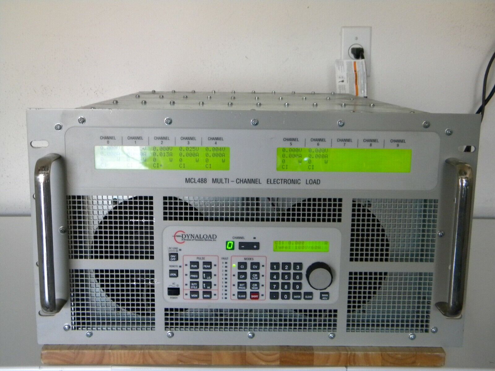 Dynaload TDI Dynaload MCL488 DC Load mainframe w/7 of 100Vdc 60A 350W loads ...