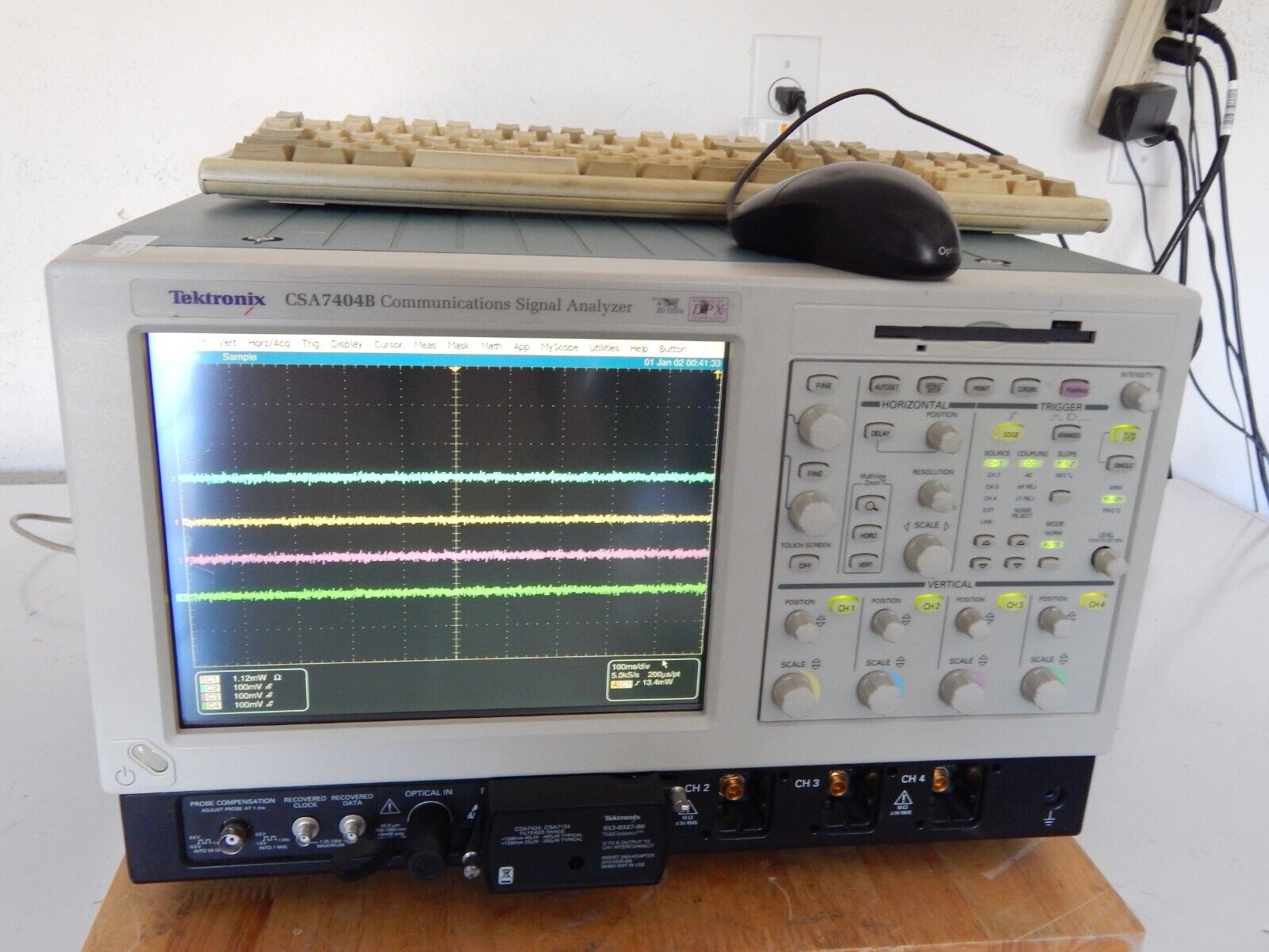 TEKTRONIX CSA7404B Communications Signal Analyzer, 4 GHz, 4 Ch., 20 GS/s