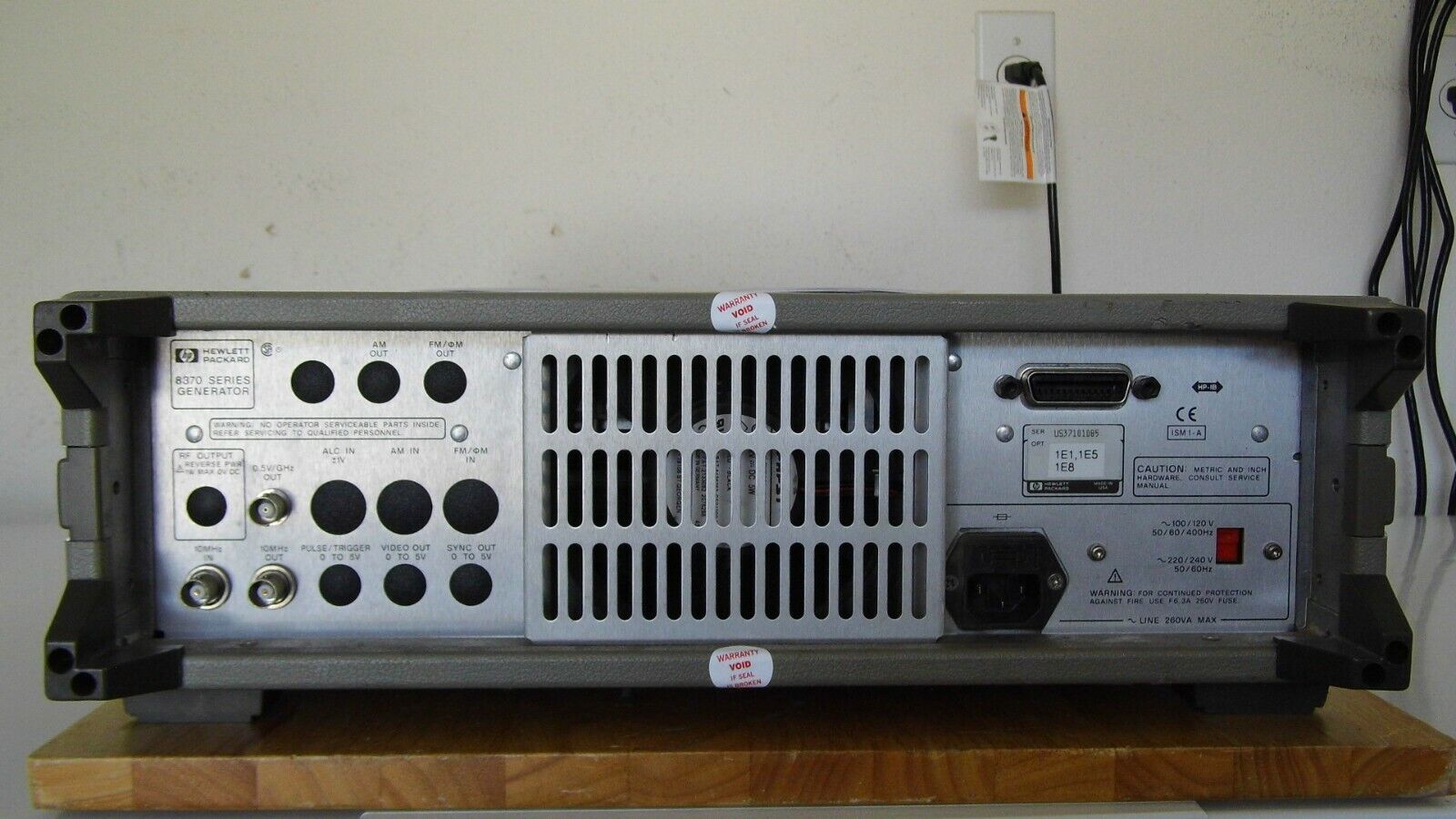 Agilent HP 83732B 1E1, 1E5 &1E8  20GHz Synth. CW Generator 