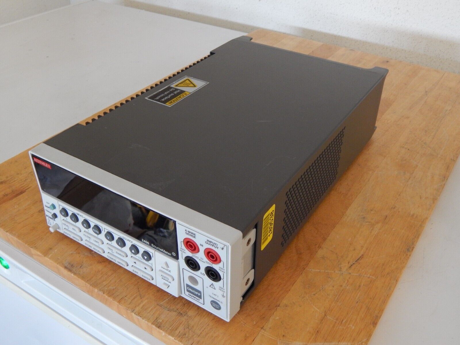 Keithley 2400 SourceMeter, 200Vdc 1A 20W , Rev C34