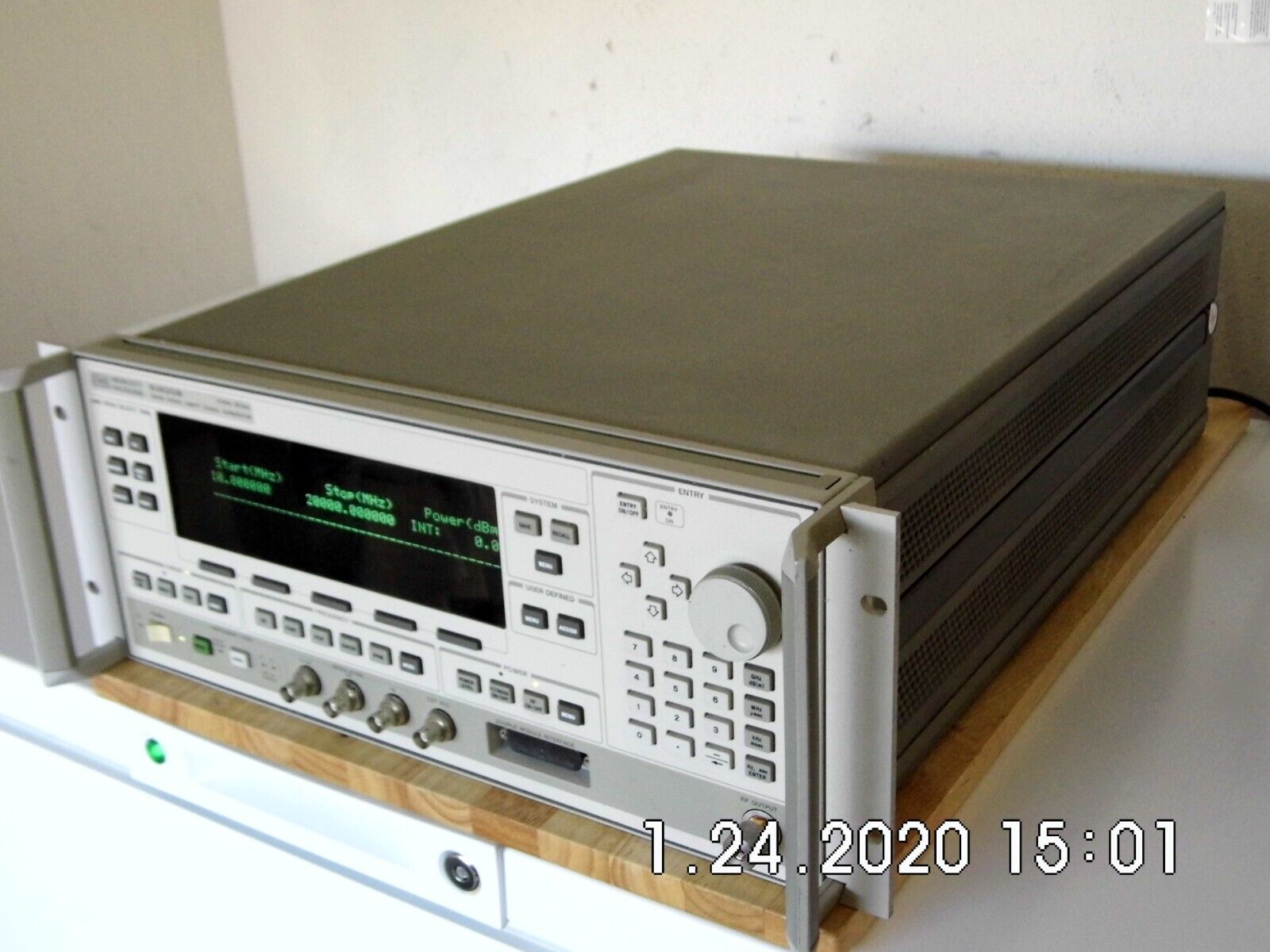 Agilent HP 83620B 001-008 Synthesized Sweeper 10MHz - 20GHz, 2 in stock