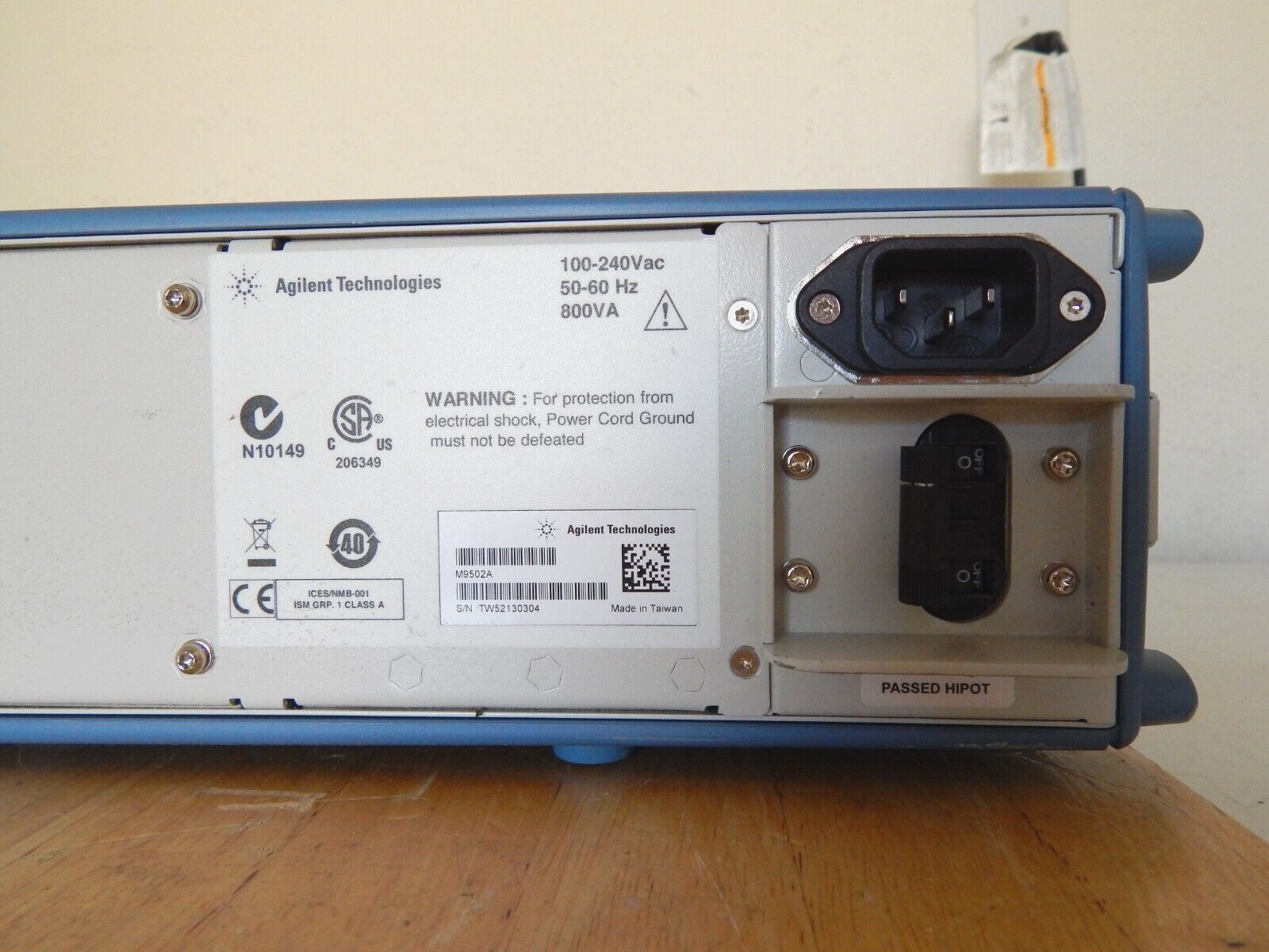 Agilent M9502A, 2 0f U4154A 136 Channel Logic Analyzer  & 8  U4201A Digital Pods