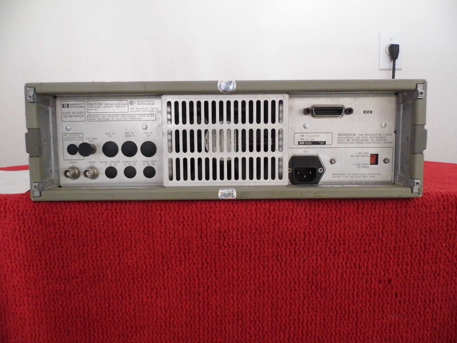 Agilent HP 83732A Synthesized Signal Generator,10Mhz-20GHz w/1E1/1E8