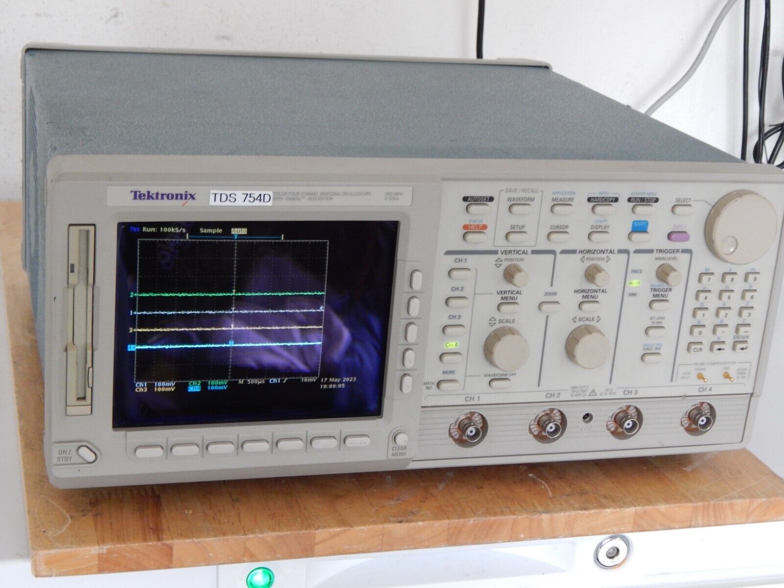 TDS 754D  500Mhz  2GS/s DPO opt's 1M,2F,2C