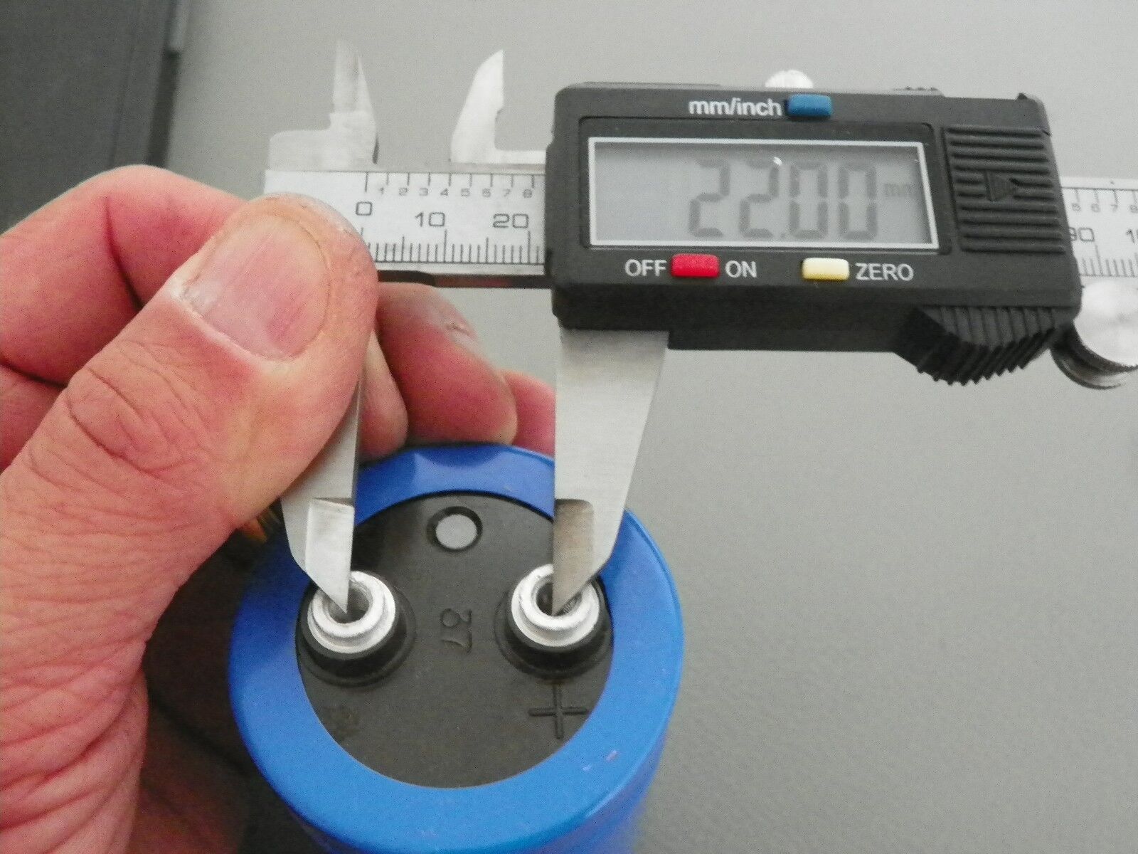 Lot of 4 of U36D75LG262T51X79HPF, 2600UF 75V  85ºC NIPPON Electrolytic Capacitor