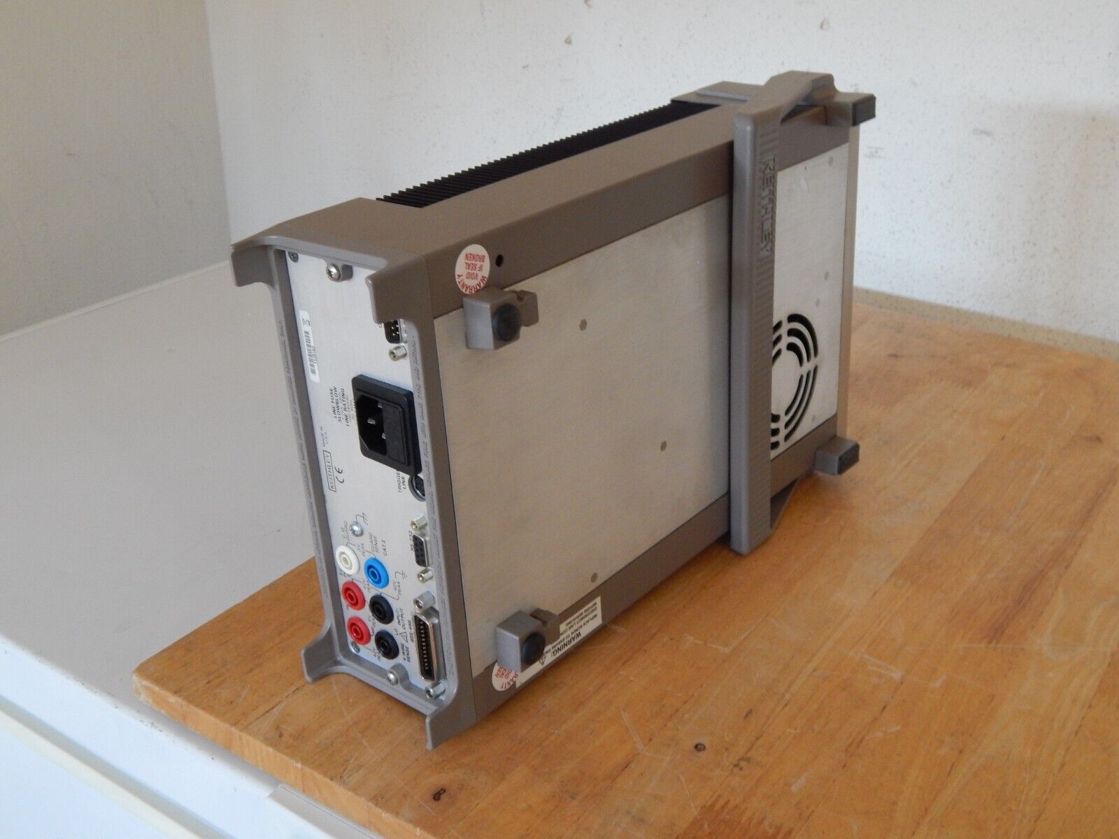 KEITHLEY 2440-C Source/meter, 40V, 5A, 50w w/NIST cal