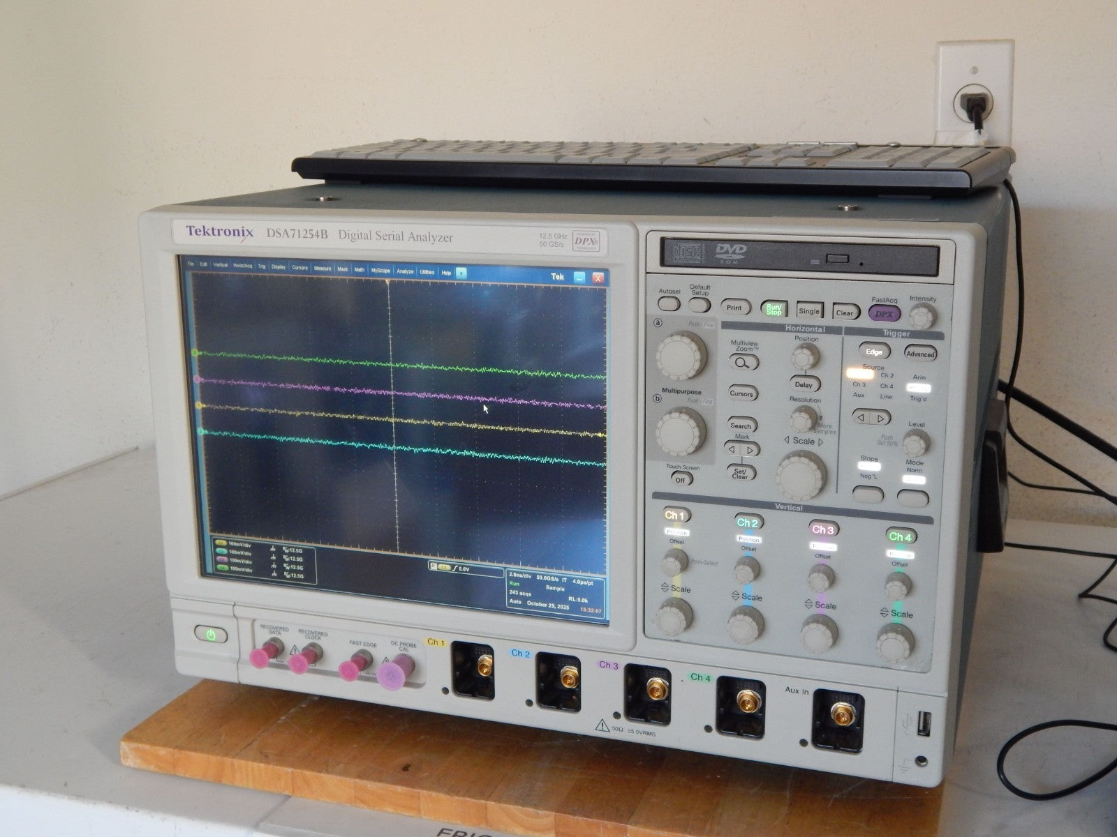 Tektronix DSA71254B 12.5Ghz 50Gs/s 4CH Digital Serial Analyzer