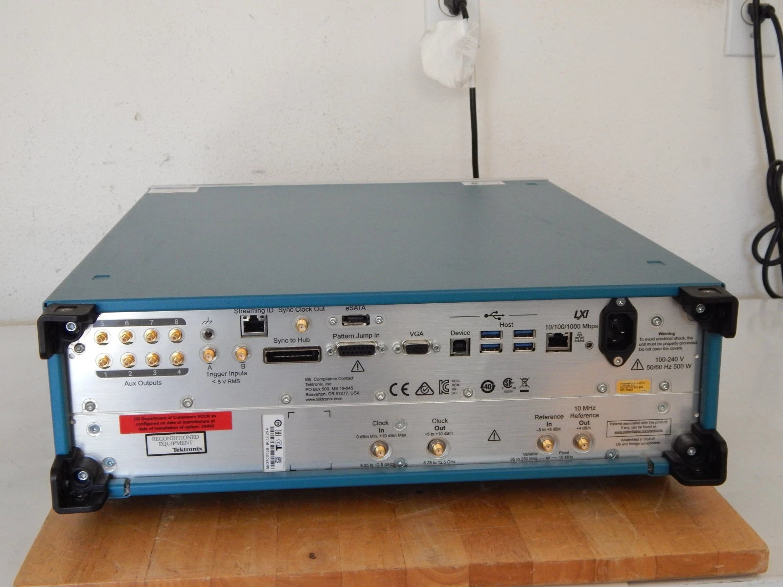Tektronix AWG70002B w/16GS/s & SEQ and NIST cal w/data
